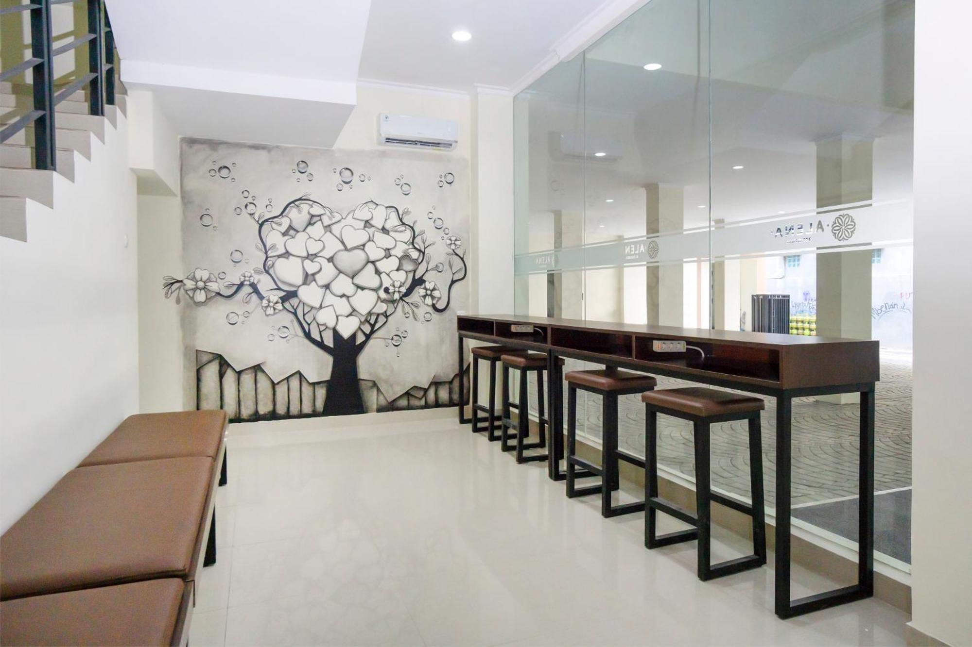 Collection O Yogyakarta Near Jalan Malioboro Formerly Alena Residence Exterior photo